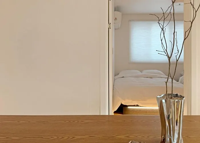Large 3br Near Mangwon Market For 8 Guests * Seoel