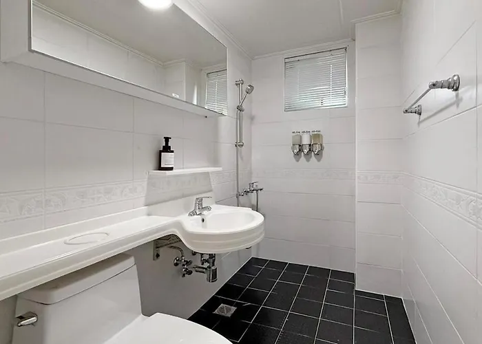 Large 3br Near Mangwon Market For 8 Guests