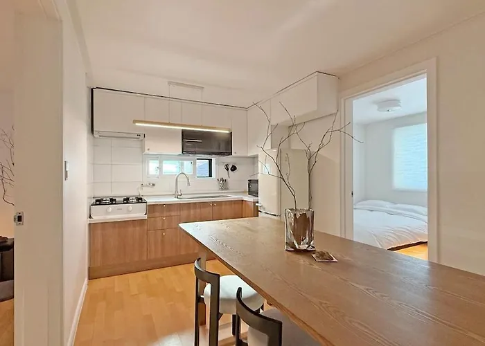 Large 3br Near Mangwon Market For 8 Guests Seoel